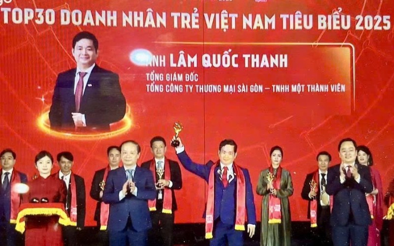 CEO SATRA được vinh danh Top 30 Doanh nhân trẻ tiêu biểu 2025