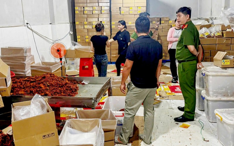 Đẩy mạnh kiểm tra, xử lý vi phạm liên quan an toàn thực phẩm