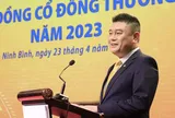 Anh em ông Nguyễn Đức Thụy bất ngờ rút khỏi LPBank ngay thềm đại hội bất thường