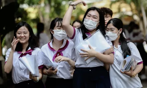 Tăng tỷ lệ xét tốt nghiệp: Làm sao để tránh tình trạng làm đẹp điểm?