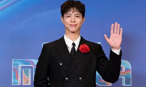 Park Bo Gum, RIIZE cùng loạt sao Hàn đổ bộ thảm đỏ MAMA 2024 ở Mỹ