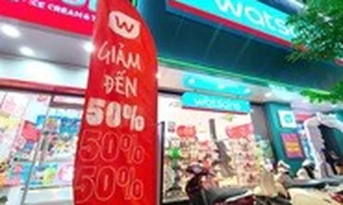 Đua tung ưu đãi lớn và sớm để hút khách dịp Black Friday