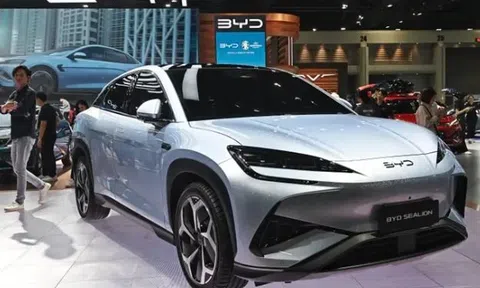 ‘Bố già ngành xe điện’ cảnh báo nóng: 'Làm xe hybrid là con đường dẫn tới địa ngục'