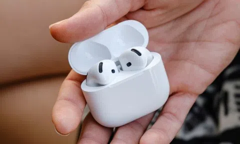 AirPods 4 "sập" giá còn 2,8 triệu đồng, bản có chống ồn ANC sale cuối năm cũng chỉ 3,6 triệu đồng