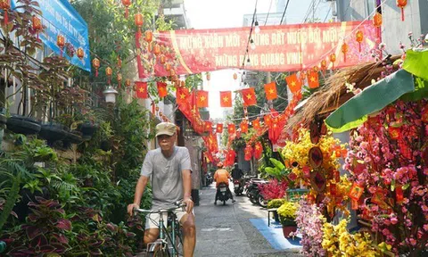 Nhiều hẻm ở TPHCM đồng loạt 'khoác áo' mới rực rỡ đón Tết