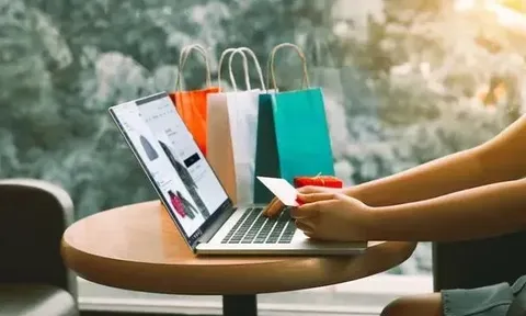 Shopee, TikTok Shop... tăng phí, hoa hồng, nhà bán hàng "than" làm không công