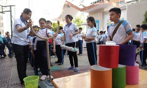 TPHCM soạn giải pháp chống 'chạy' hộ khẩu, học trái tuyến