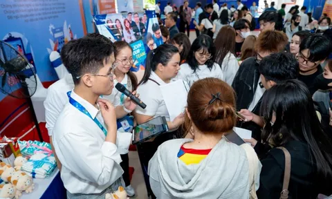 Hoành tráng HUTECH ALUMNI JOB FAIR 2025: Cầu nối cựu sinh viên và thế hệ sau