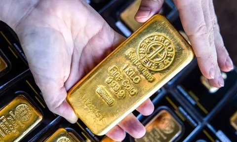 Vàng thế giới rớt giá