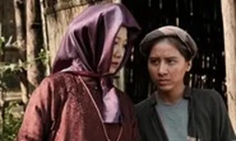 Có mặt trong cả hai phim trăm tỉ đang càn quét rạp Việt, Tín Nguyễn chạy qua chạy lại quá trời