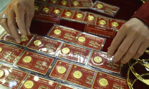Giá vàng bất ngờ vọt tăng