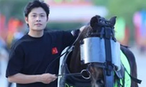 Tác giả Viết tiếp câu chuyện hòa bình 'cười không ngậm được miệng' khi bị nhầm là cố nhạc sĩ