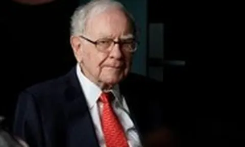 Ở tuổi 94, tỉ phú Warren Buffett thông báo kế hoạch nghỉ hưu