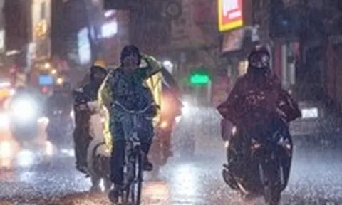 Miền Bắc nắng nóng diện rộng trước khi mưa dông do không khí lạnh