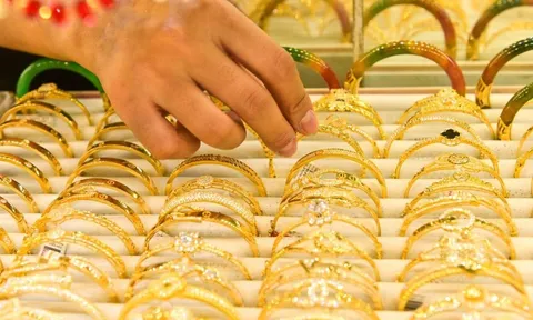 Giá vàng trong nước sáng 7/5 tăng bất chấp giá vàng thế giới sụt mạnh