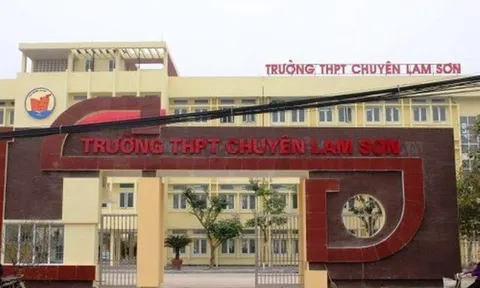 Một trường trung học phổ thông có 46 học sinh được kết nạp Đảng