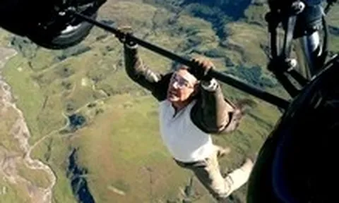 Tom Cruise đuối sức khi đóng các pha hành động trong Mission: Impossible
