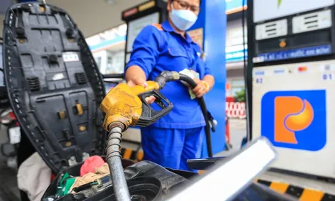Giá xăng dầu giảm liên tiếp