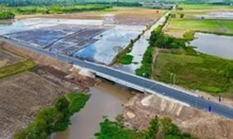 Sụt lún đường vừa khánh thành ở Tây Ninh: Chưa nghiệm thu, do trượt túi bùn