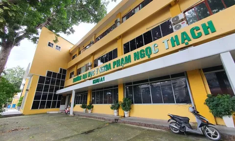 Cảnh cáo, cho thôi chức Hiệu trưởng Trường ĐH Y khoa Phạm Ngọc Thạch