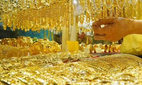 Sáng 13/5: Giá vàng SJC, vàng nhẫn giảm sâu gần 4 triệu đồng/lượng, vàng thế giới tiếp tục đi xuống