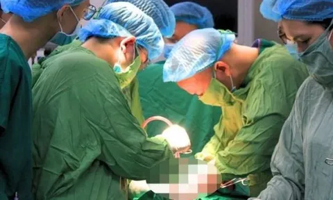 Thai phụ 42 tuổi mắc ung thư sinh con an toàn