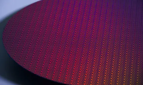 Vì sao Intel lại đang tự nghi ngờ chính xưởng đúc chip 'cứu cánh' của mình?