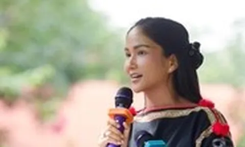H'Hen Niê tặng thư viện cho trẻ em dân tộc Ê Đê ở quê nhà