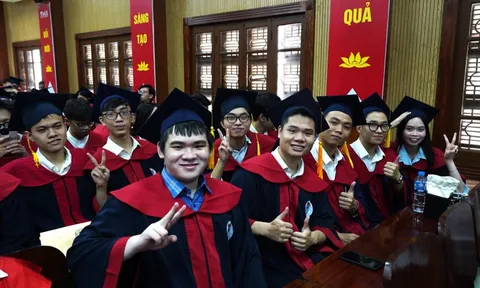 Có nên tồn tại mô hình đại học 2 cấp?