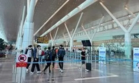 Ngày đầu Vietnam Airlines khai thác toàn bộ ở nhà ga T3 Tân Sơn Nhất: suôn sẻ, ổn định