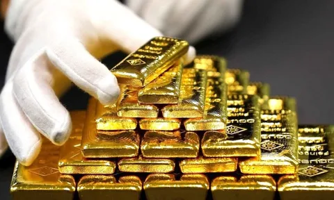 Lý do khiến giá vàng thế giới lao dốc
