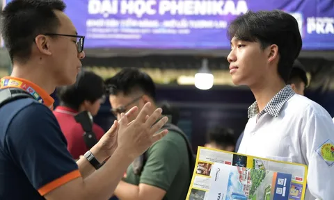 Tuyển sinh ĐH năm 2025: Thí sinh phải đóng 2 lần phí?
