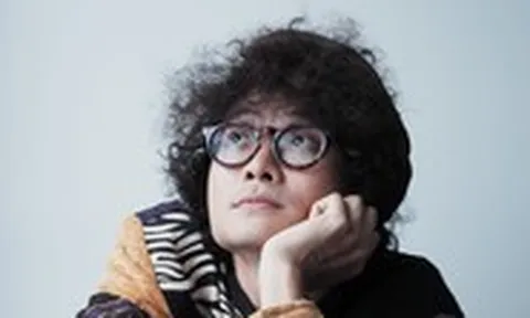 Tùng leo một ngọn núi tự sự