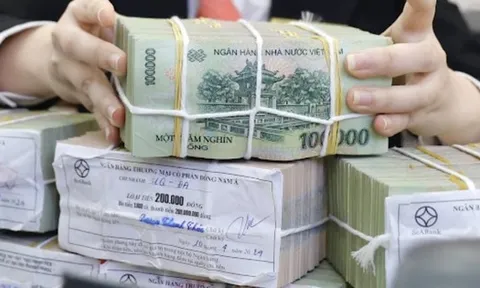 Vì sao người dân vẫn chọn gửi tiền ngân hàng dù các kênh đầu tư đã sôi động?
