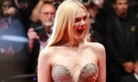 Phim của Elle Fanning nhận tràng pháo tay dài kỷ lục ở Cannes, tiến gần đến Cành cọ vàng