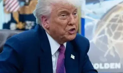 Ông Trump đề xuất áp thuế 50% với EU, 25% với Apple