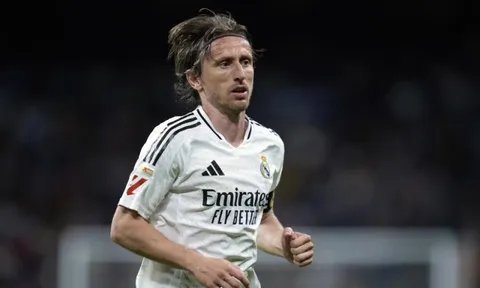 Modric có động thái bất ngờ sau khi xác nhận sẽ rời Real Madrid