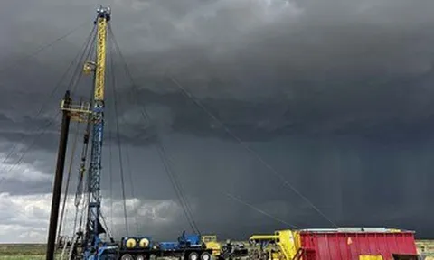 Mỹ phát hiện 'kho báu' siêu khủng: chứa hàng trăm triệu thùng dầu và hàng tỷ khối khí đốt, gấp 5 lần sản lượng hơn 70 năm qua