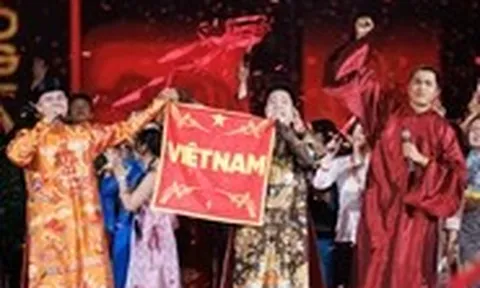 Anh trai vượt ngàn chông gai khởi động 3.300 việc tử tế; IU và Jennie BlackPink bị tố 'đi khách'