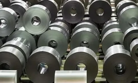 Giá thép tại Trung Quốc chạm đáy 8 năm
