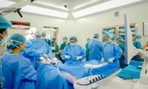 Tự hào bác sĩ Việt Nam thông tim bào thai thành công cho sản phụ Singapore