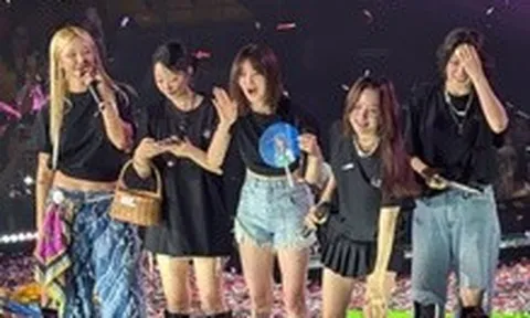 EXID đội nón lá nhảy See tình, hỏi fan 'cơm nước gì chưa người đẹp'