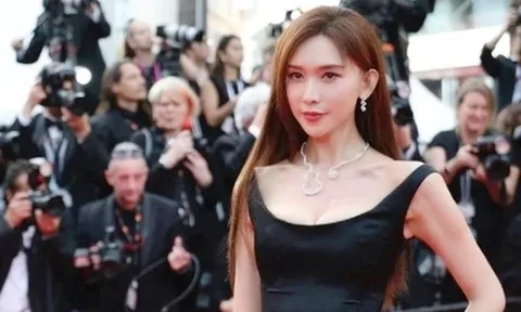 Hình ảnh gây sốc của "mỹ nhân được khao khát nhất showbiz" nghi đổ vỡ hôn nhân?