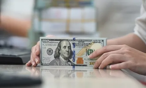 Ngày 2/6: VietinBank và Sacombank tăng mạnh tỷ giá USD, giá đô la ngân hàng xác lập mức cao mới