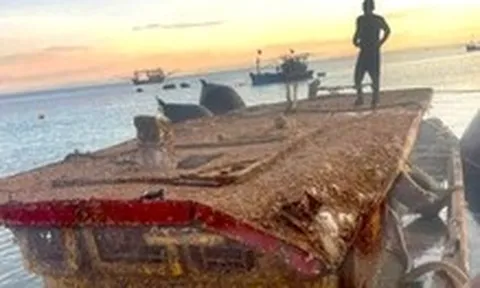 Đã trục vớt tàu kéo sà lan chìm khiến 4 người chết, 5 người mất tích