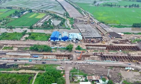 Đề xuất 102 sà lan được cấp mã QR chở cát cho Vành đai 3