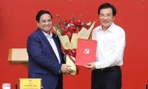 Bộ trưởng Chủ nhiệm Trần Văn Sơn được chỉ định kiêm nhiệm thêm nhiệm vụ mới