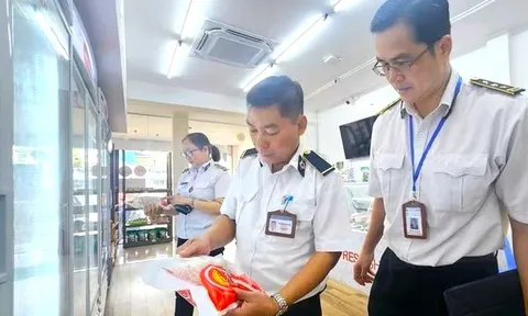 Kiểm tra loạt cửa hàng C.P tại Bình Dương sau thông tin thịt bẩn