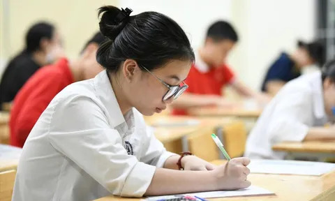 Quay cuồng thi vào lớp 10, thi như 'cưới chạy'