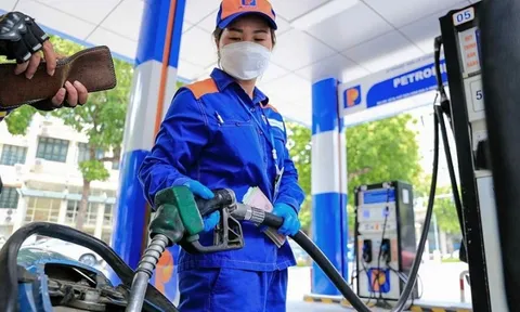 Giá xăng tăng từ 15h chiều nay